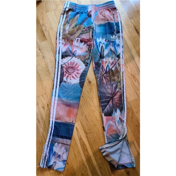 Adidas Originals  FARM  Curso D’Agua Superstar Track Pant Size XS Dusty Pink - Picture 2 of 16